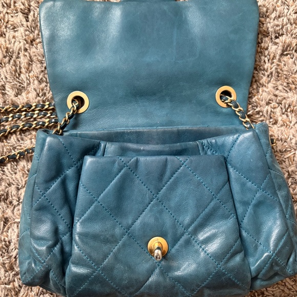 Chanel Small Chic Quilt Flap Bag - Picture 7 of 13